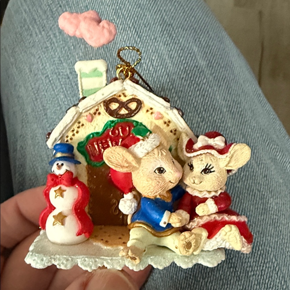 Mistletoe Magic Collection Mouse Ornament